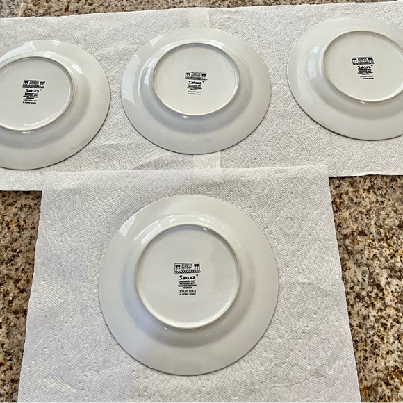 Sakura Snowman 4 pieces Assorted Stoneware Debbie Mumm Christmas Salad Plates - Picture 9 of 9